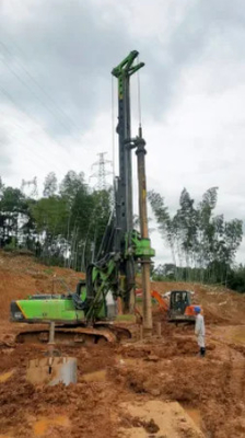 40T آلة حفر خوازيق هيدروليكية Tysim KR150A 52 / 42m قطر 1300 / 1500mm