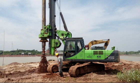 40T آلة حفر خوازيق هيدروليكية Tysim KR150A 52 / 42m قطر 1300 / 1500mm